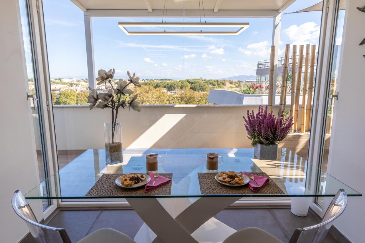 Penthouse With A Panoramic Rooftop In Trastevere With Seasonally Jacuzzi Рим Экстерьер фото