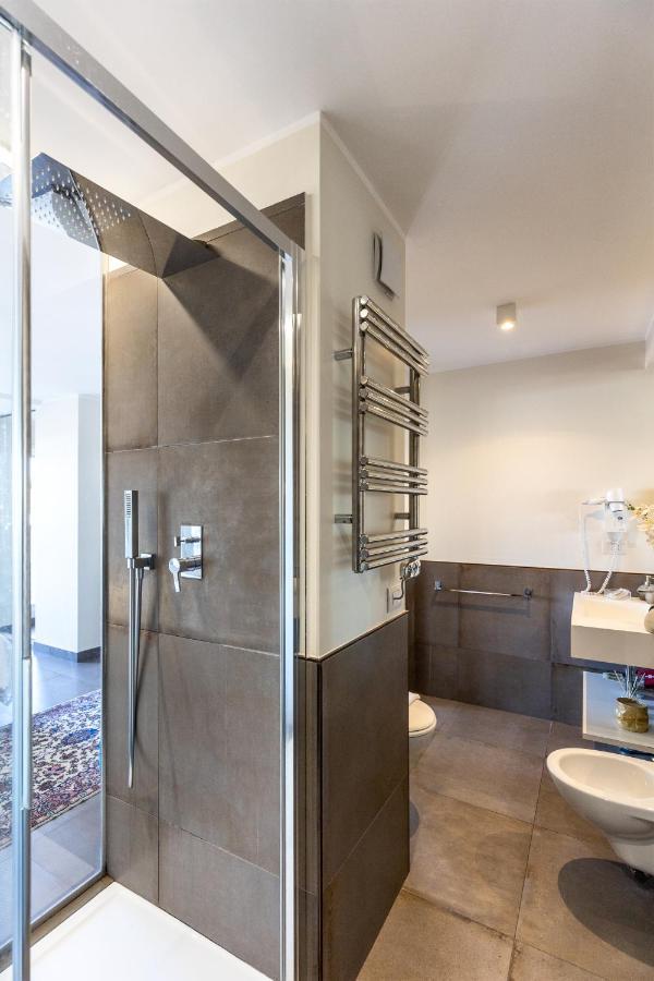Penthouse With A Panoramic Rooftop In Trastevere With Seasonally Jacuzzi Рим Экстерьер фото